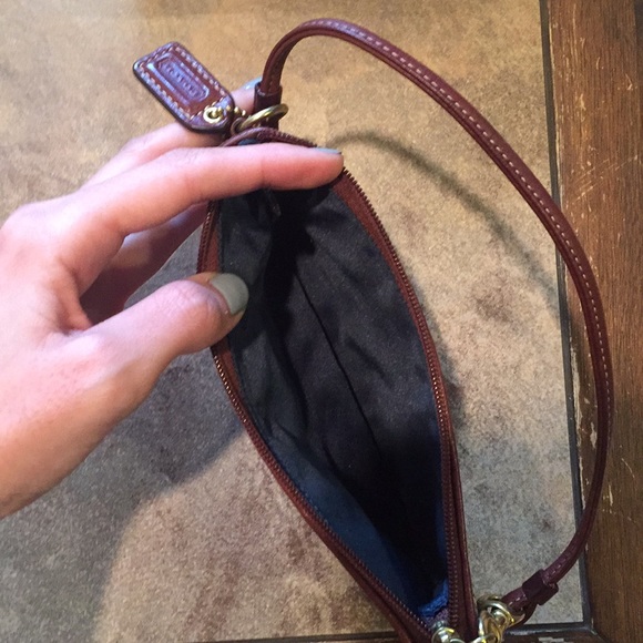 COACH large wristlet - never been used - Picture 2 of 3